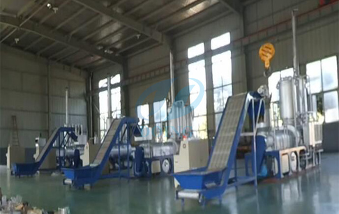 Continuous process pyrolysis of plastic /tire to diesel plant runing video