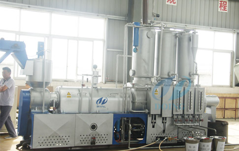 Pyrolysis plastic to diesel plant demo that processing plastic to diesel and gasoline