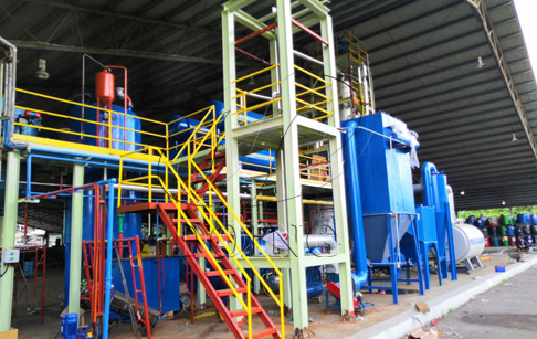 One set 5 ton used engine oil refining machine being installed in Malaysia