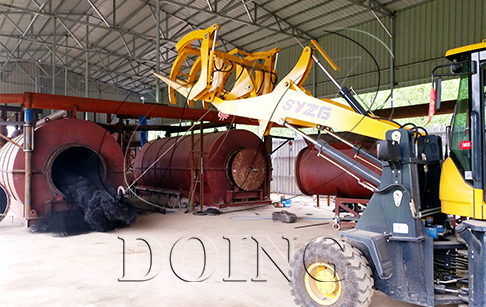 Two sets of 10T/day waste tire pyrolysis machines installed in Anhui, China