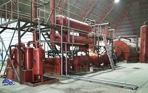 Convert waste plastic into oil plant working situation video in Mexico