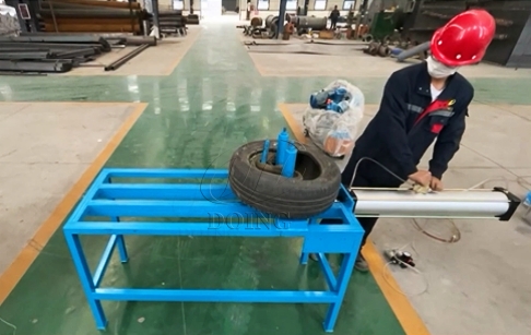 Double tripling tires packing and unpacking machine operation video