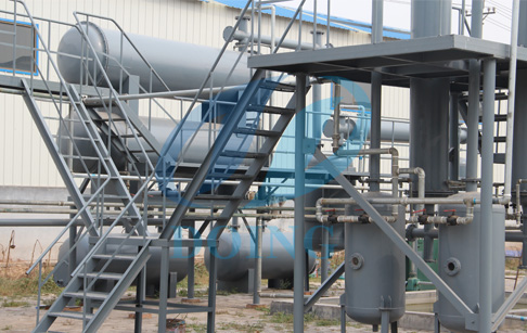 Waste plastic pyrolysis to fuel oil