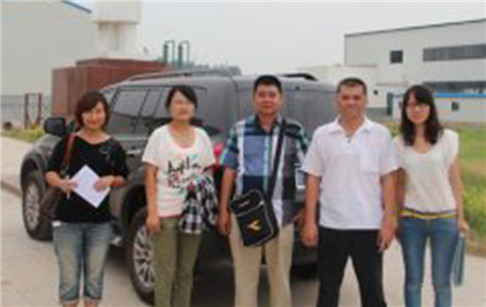 Malaysia customer came to buy waste tire pyrolysis machine