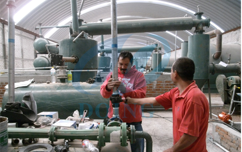 New technology waste plastic to oil machine running successfully in Mexico studied by DOING