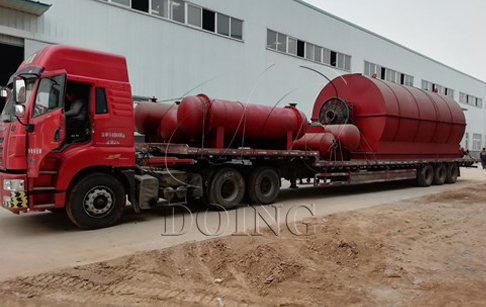 One set 12 T/D waste tyre pyrolysis to oil machine delivery to Hebei, China