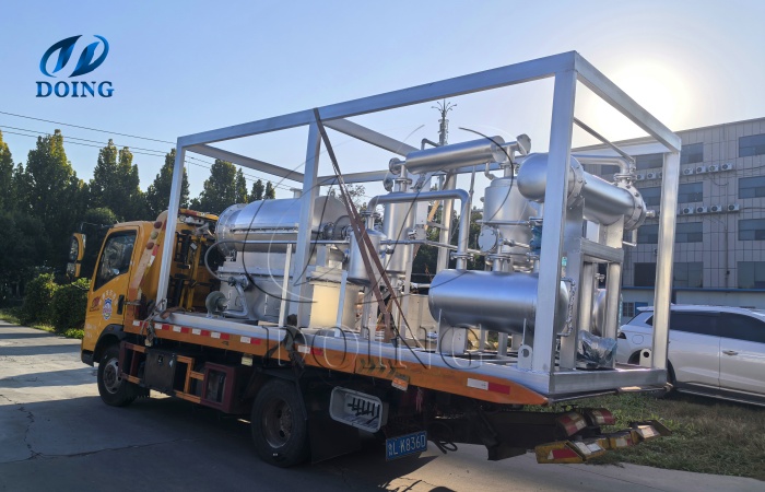 Mini waste tire plastic pyrolysis plant delivered to Sri Lanka