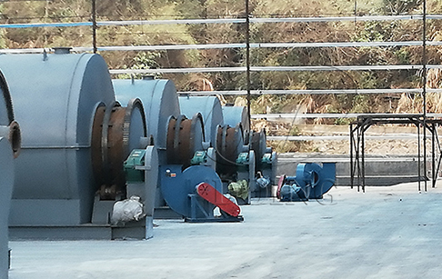 What are the factors affecting the price of waste plastic to fuel recycling machine?